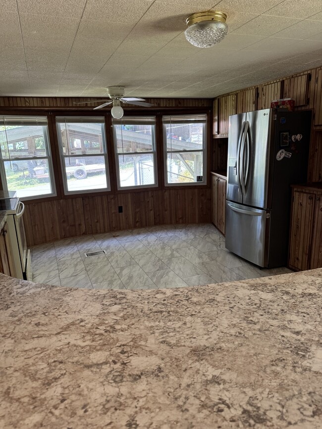 145 Hillrise Dr