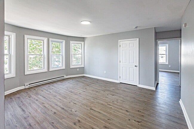 Photo - 35 High St Unit B