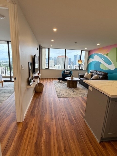 Photo - 411 Hobron Ln