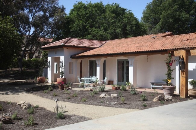 Building Photo - 2753 Redondo Cir Rental
