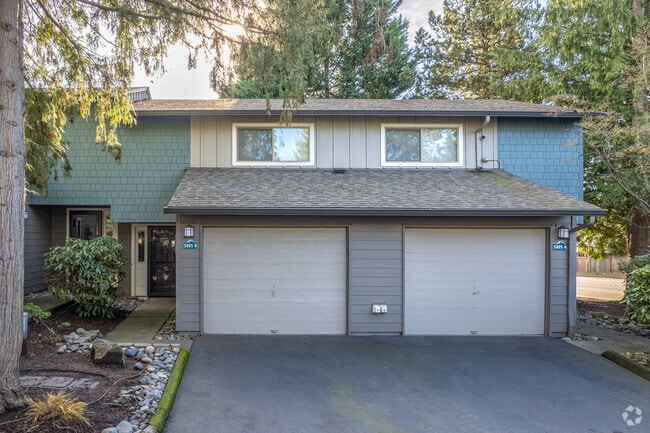 Exterior - Royal Ridge Condominiums