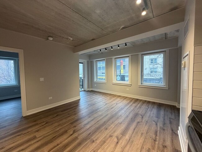 Photo - 952 W Carmen Ave Unit 205