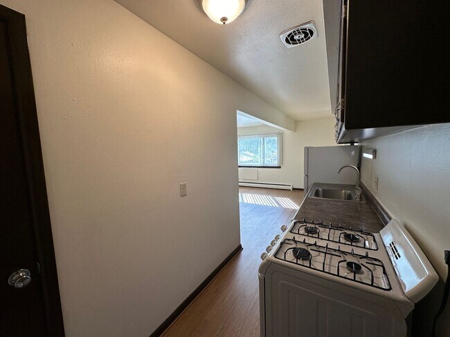 2910 Bolivar Apts