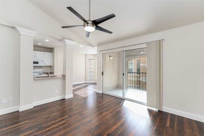 Building Photo - 3231 Allen Pkwy Unit 4302