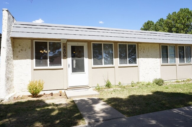 Building Photo - Spacious 2 Bedroom Condo Unit #17