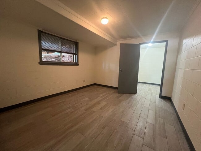 Photo - 2 bed 1 bath BASEMENT LEVEL home!