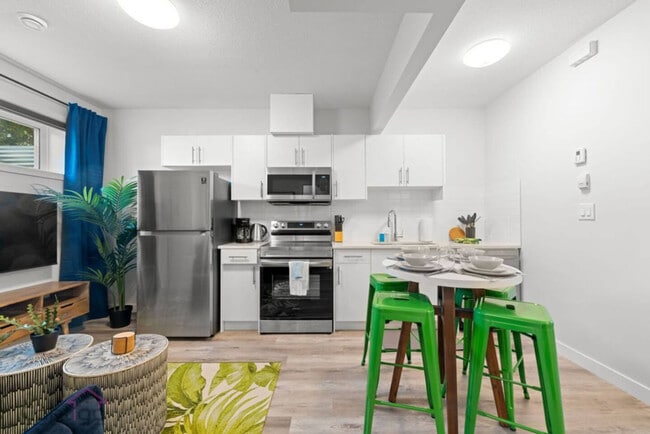 Photo - 15803-15897 97 Ave NW Unit ID1308602P