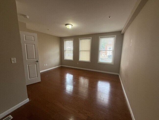 Photo - 51 Chelsea St Unit 1