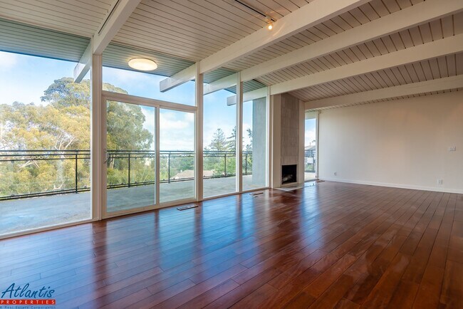 Photo - Stunning & Spacious Home | Panoramic Views