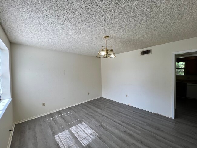 Photo - 636 Garland St