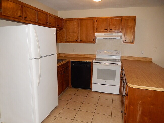 Photo - AWESOME 2/2 w/ Washer/Dryer, Vaulted Ceilings, Split Plan, Walk In Closet, & More! Walk/Bike to F...