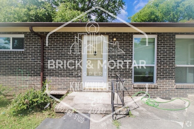 Building Photo - 511 S Cedar St Rental