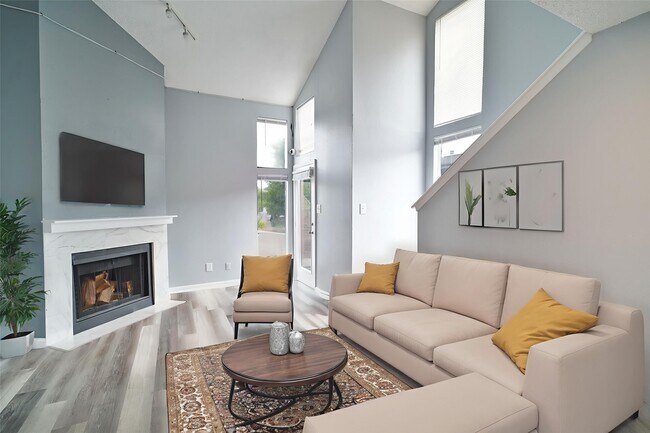 Photo - 10855 Meadowglen Ln