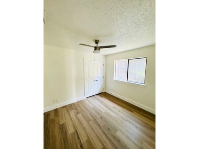 Photo - 9215 Highedge Cir