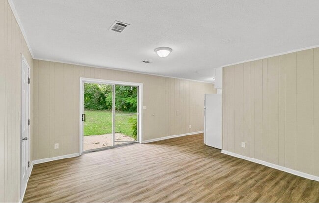 Photo - 509 Lagrand Dr