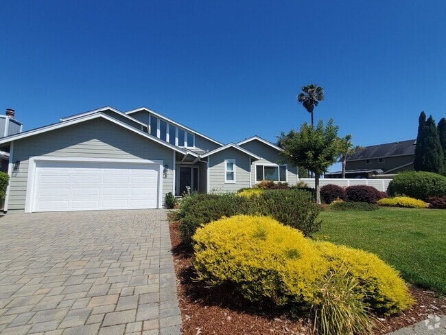 Building Photo - Beautifully updated Bel Marin Keys 3x2.5 S... Rental