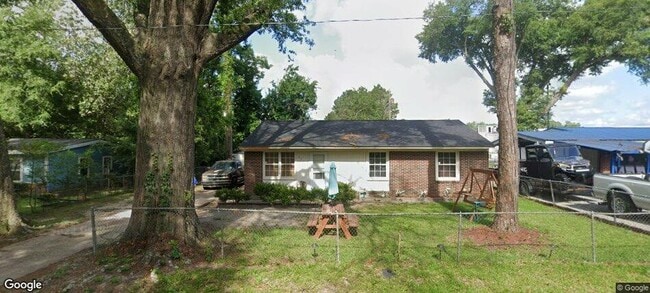 Building Photo - 2513 Crescent Dr