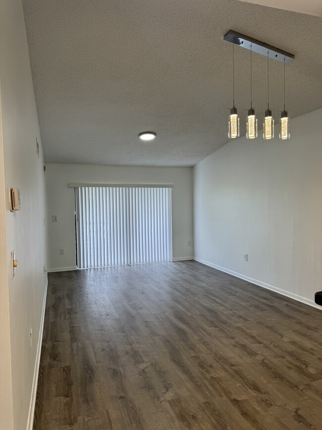 Photo - 9977 Nob Hill Ln Unidad 9977 Rental