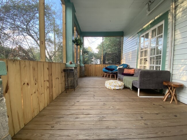 Photo - 841 Vedado Way NE