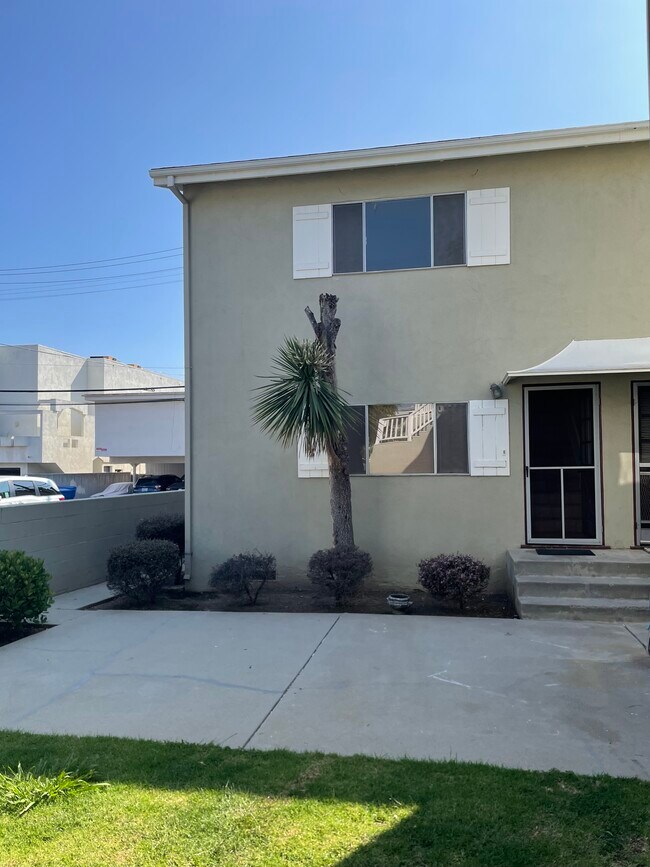 Photo - 1436 Harvard St Unit 4