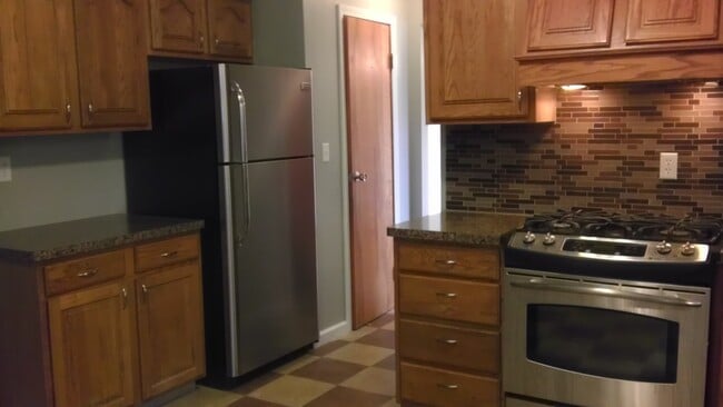 Photo - 2124 Seaforth Pl