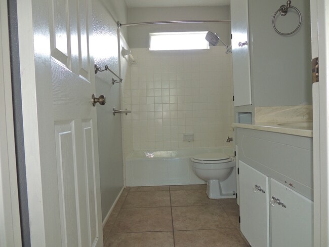 Photo - 1461 Moore Ave
