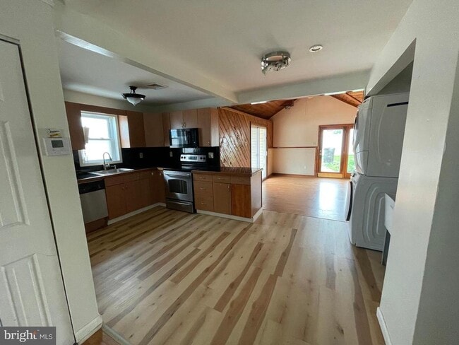 Photo - 1048 Cornwells Ave