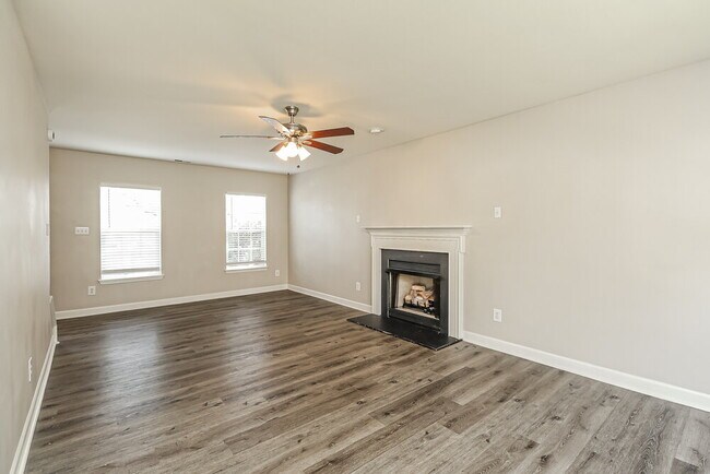 Photo - 248 Patrick Ave SW