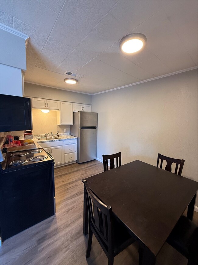 Photo - 120 Charles Barker Ave