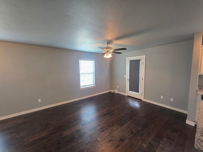 Photo - 2828 W Blackstone Crossing