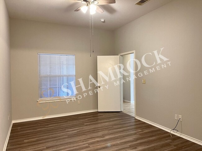 Photo - 10205 Lilac Ln