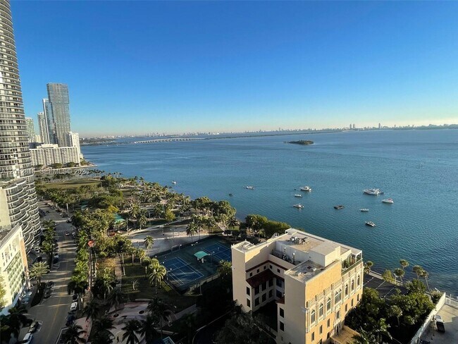 Photo - 1717 N Bayshore Dr Unidad A-2548
