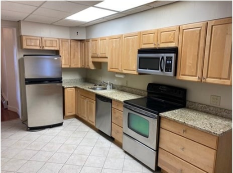Building Photo - 354 Tappan St Unit 1