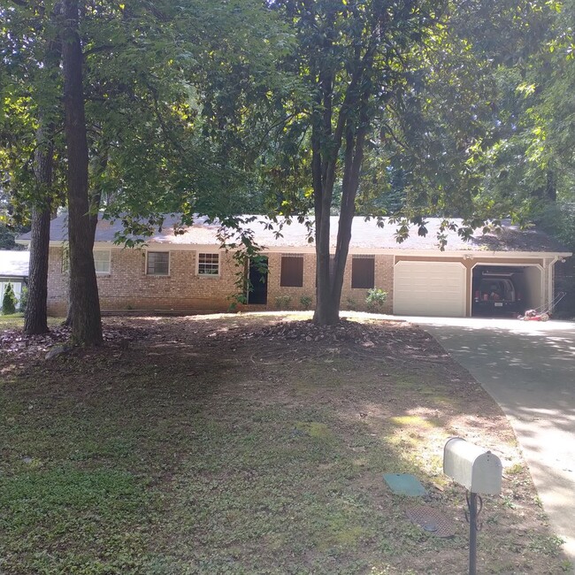 Move In Ready Spacious 3 Bedroom Home Conv... - Move In Ready Spacious 3 Bedroom Home Conv...