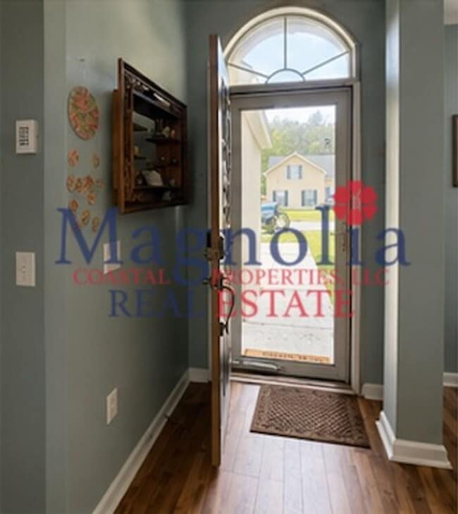Photo - 3 bedroom, 2 bathrooms in Richmond Hill's Mainstreet