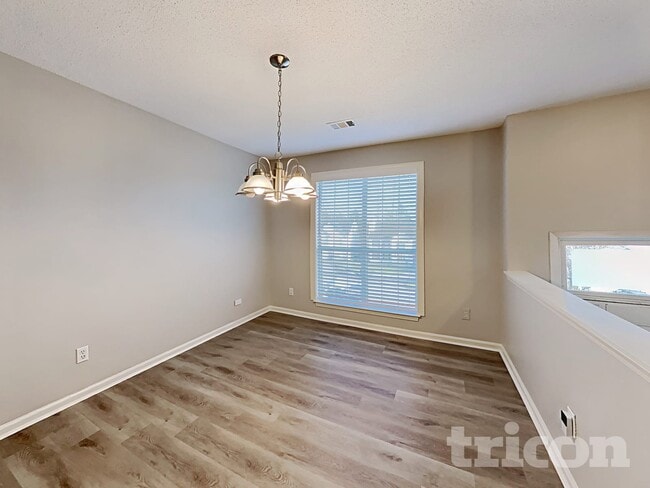 Photo - 947 Chase Trail