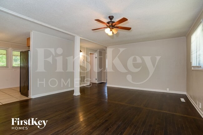 Photo - 900 NE 62nd St