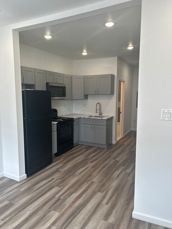 Photo - 12th st Unit 2