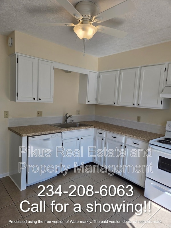 Photo - 1040 Smith Kramer St NE