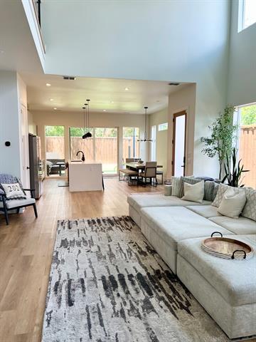 Photo - 2407 Crossman Ave