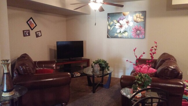 Photo - 647 S Steeple Chase Rd Unidad C