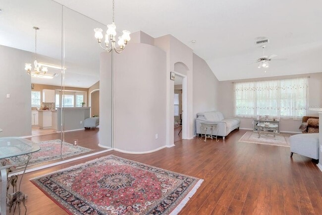 Photo - 314 Fountainview Cir