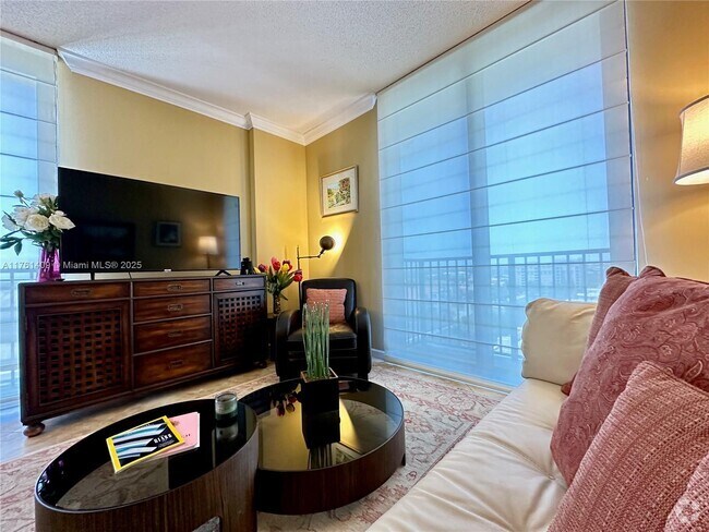 Building Photo - 651 Okeechobee Blvd Unit 1002 Rental