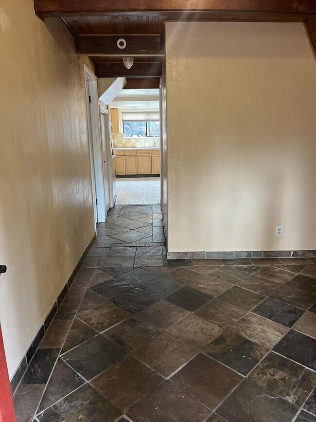 Photo - 20150 Manzanita St