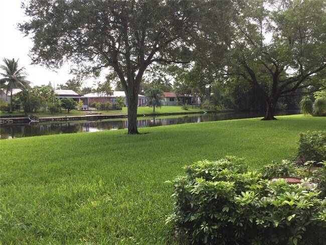 Photo - 7886 Dixie Beach Cir