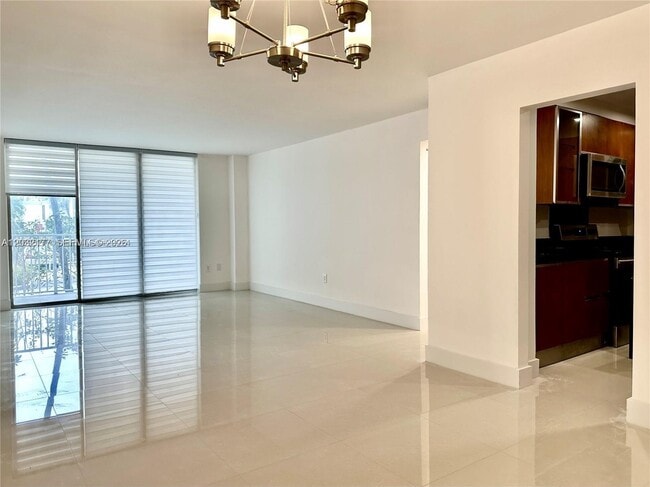 Photo - 2851 NE 183rd St Unidad 109E