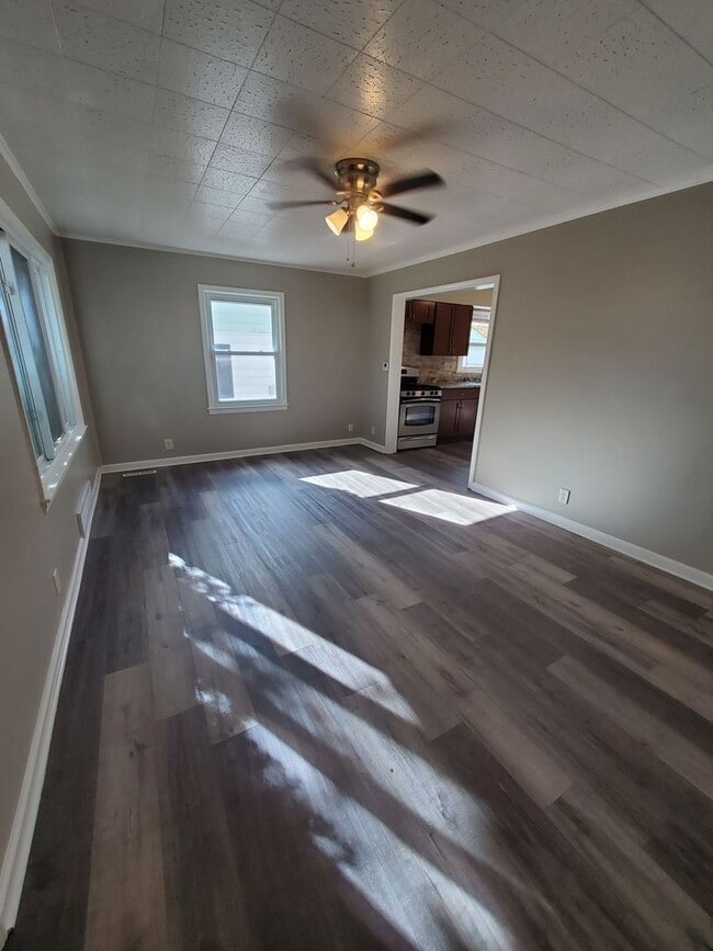 Photo - 5445 N 54th St