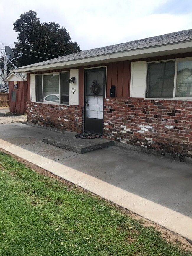 Building Photo - y111312 Unit B