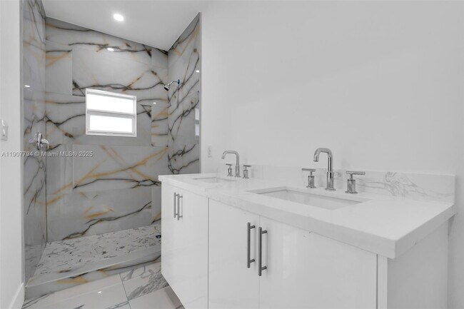 Photo - 11870 SW 220th St