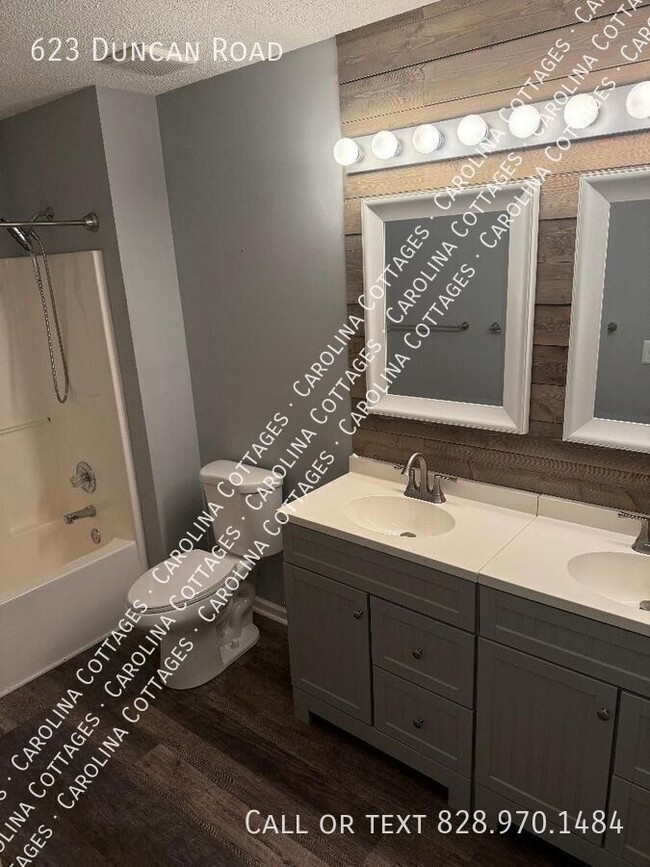 Photo - 623 Duncan Rd